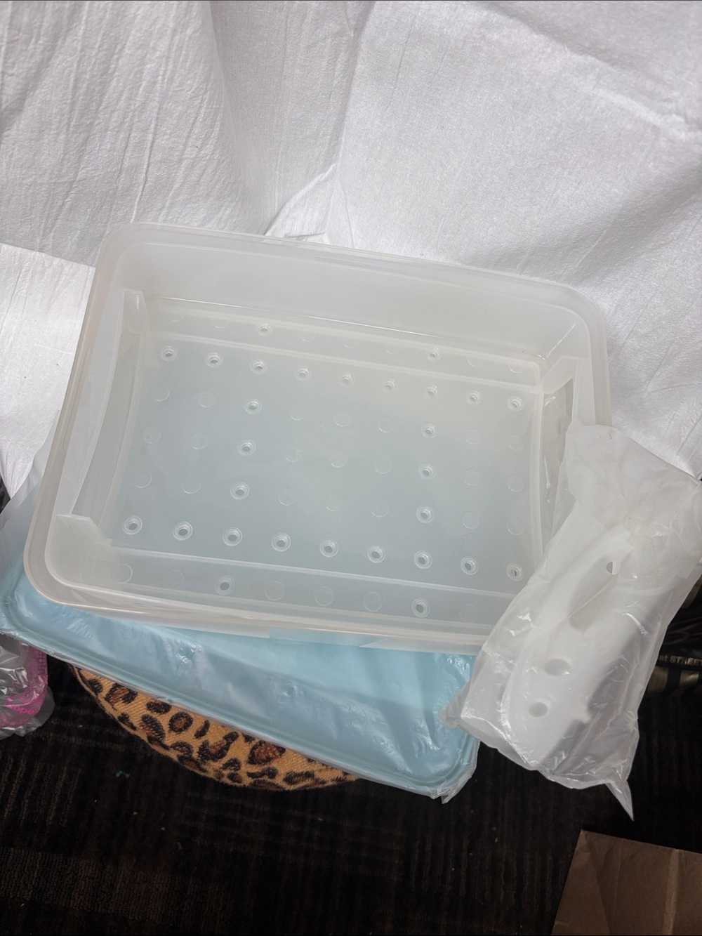 Tupperware Container with trays inside - Picture 3 of 5